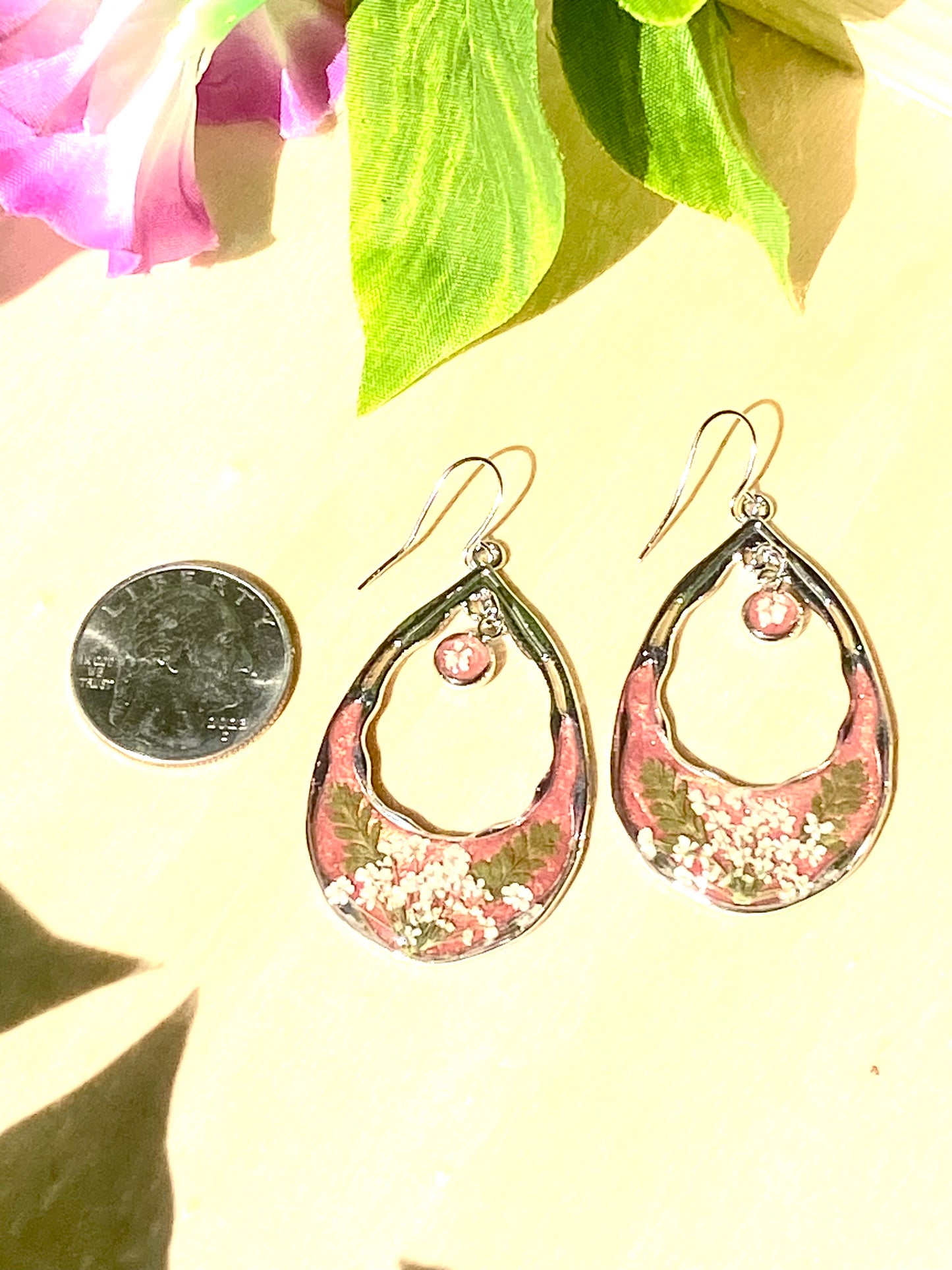Pink Mica Powder with White Forget-Me-Nots and Dry pressed Fern