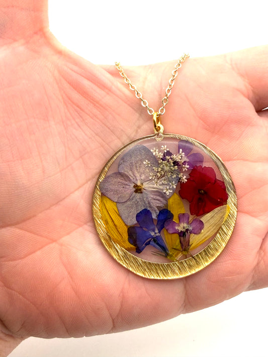Sunflower Petals, Hydrangea, Red Verbena,Lobelia, and Forget-Me-Nots