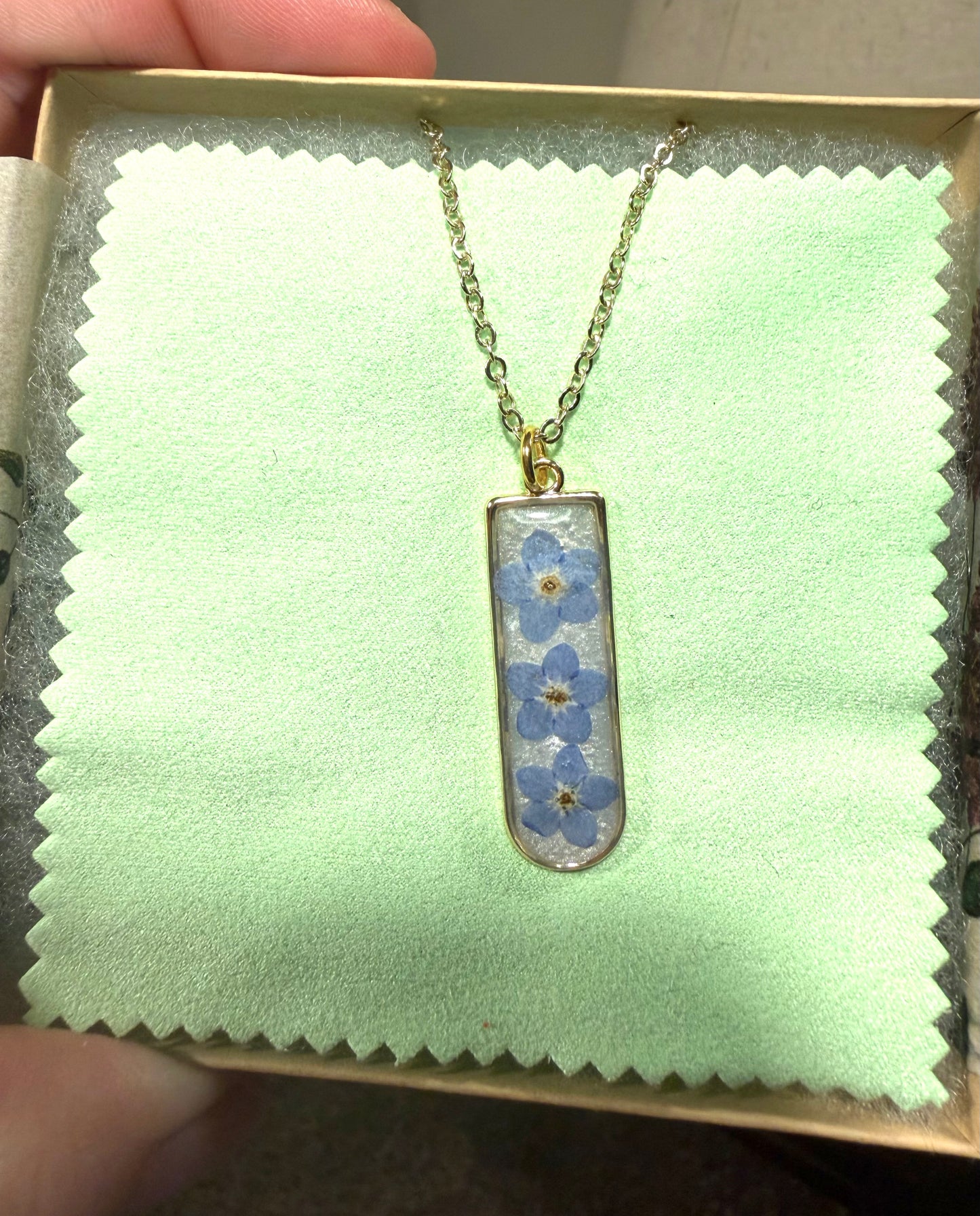 Opal Colored Mica Powder with Blue Forget-Me-Nots
