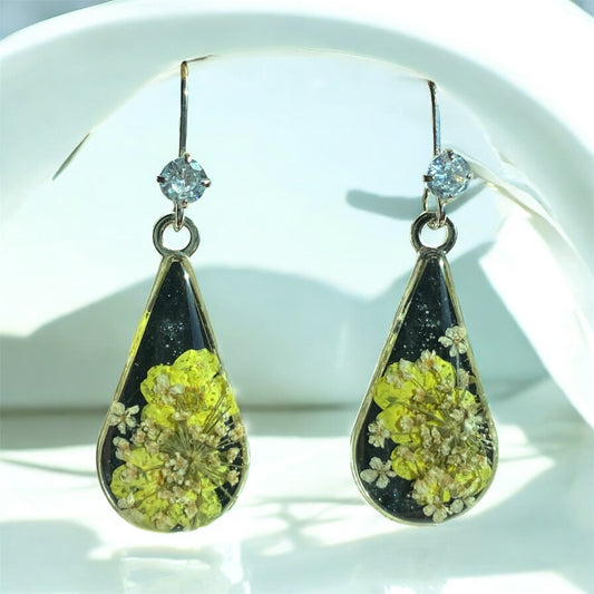 Black Colored Mica Powder, Yellow Plum Blossoms and Queen Anne’s Lace