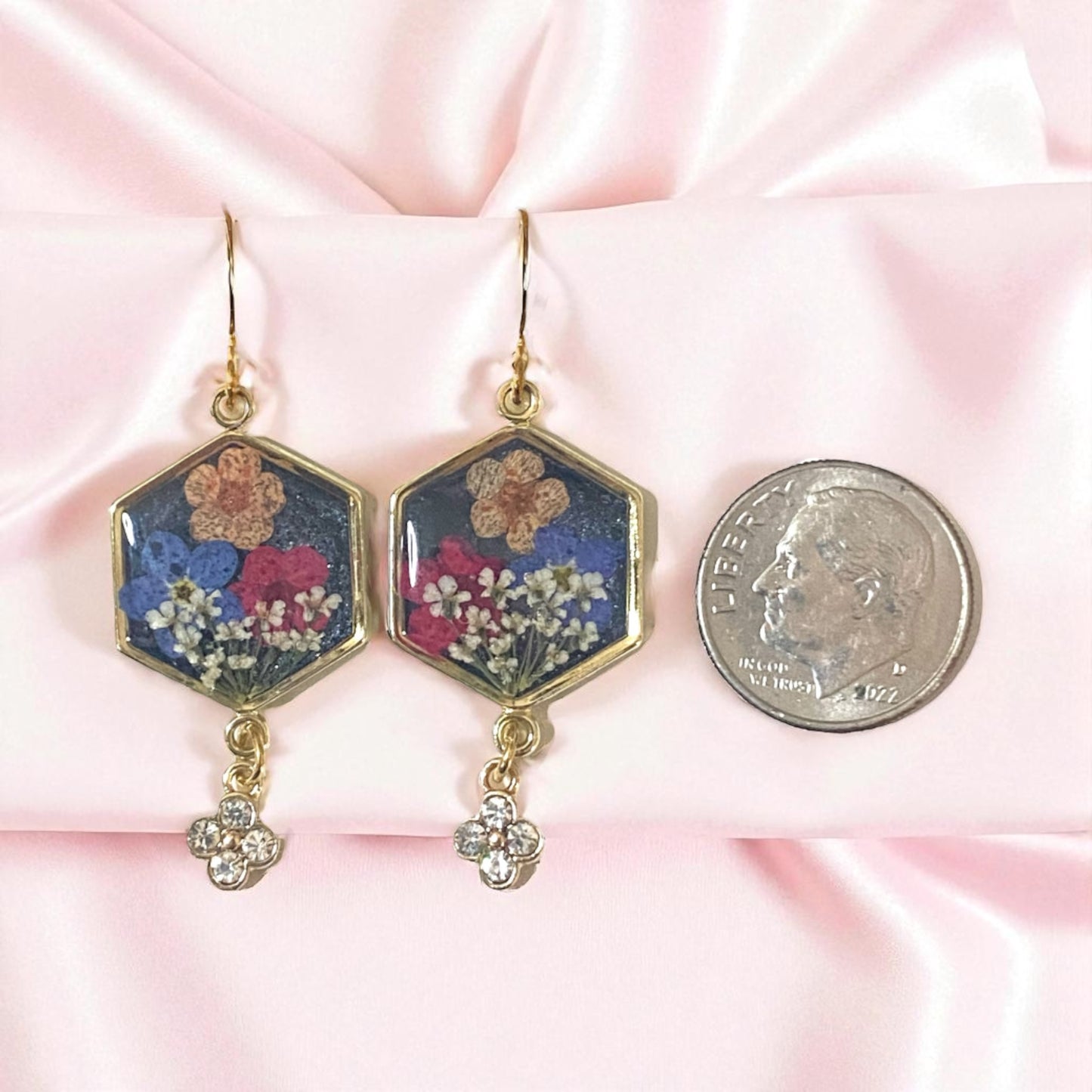 Black and Bronze Colored Mica Powder with Queen Anne’s Lace, Orange, and Red Plum Blossoms, with Blue Forget-Me-Nots and a Rhinestone Charm