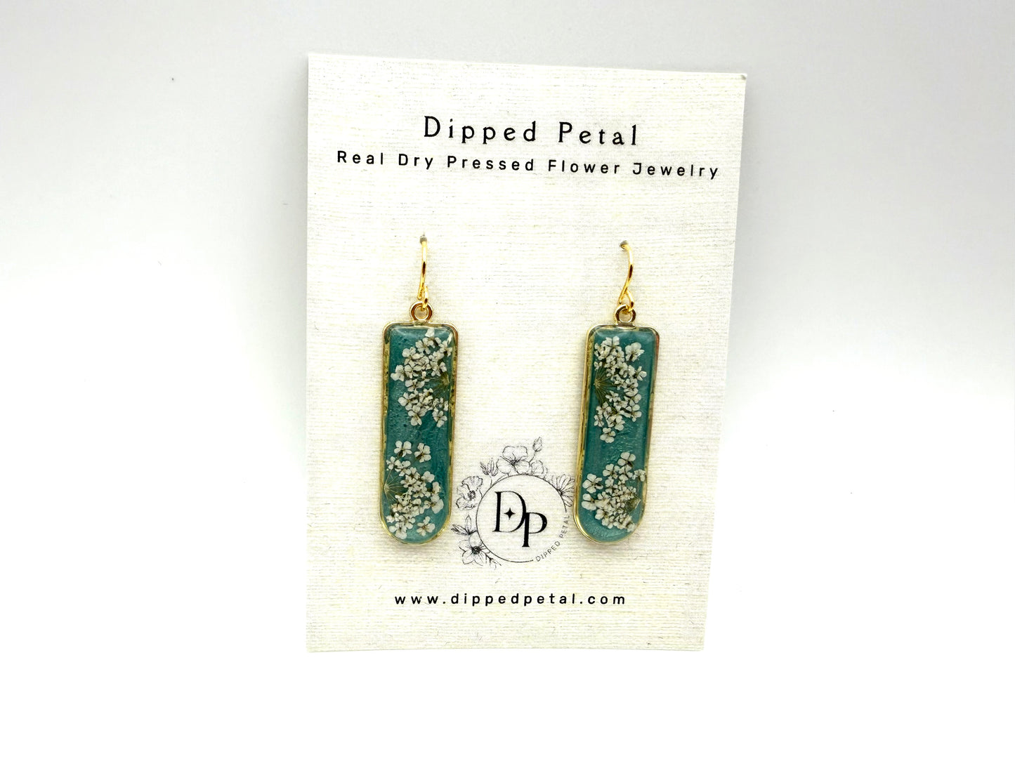 Teal Mica powder with Queen Anne’s Lace