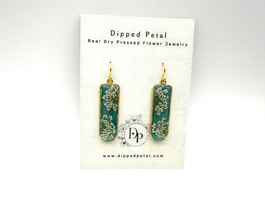 Teal Mica powder with Queen Anne’s Lace