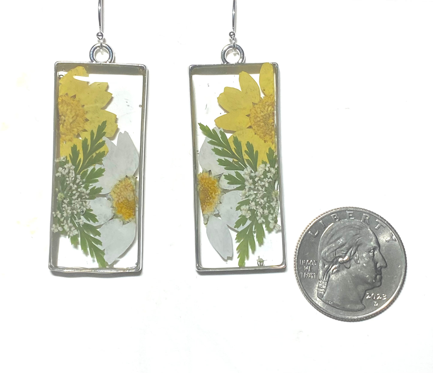 Split Yellow and White Daisies with Dried Fern and Queen Anne’s Lace