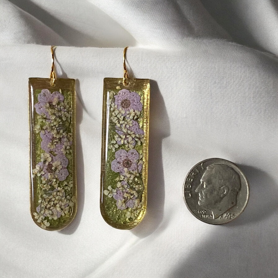 Green Mica Powder with Light Purple Plum Blossoms and Queen Anne’s Lace