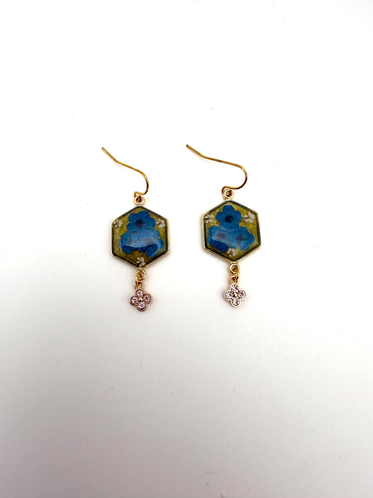 Green Colored Mica Powder with Blue Plum Blossoms, Pieces of Queen Anne’s Lace and a Dangling Rhinestone Charm