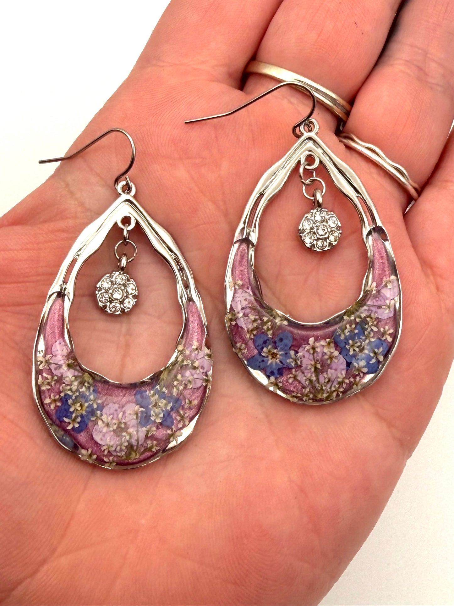 Mauve Mica Powder with Forget-Me-Nots, Pink Plum Blossoms, and Queen Anne’s Lace with dangling charms