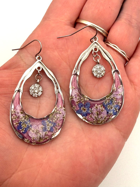 Mauve Mica Powder with Forget-Me-Nots, Pink Plum Blossoms, and Queen Anne’s Lace with dangling charms