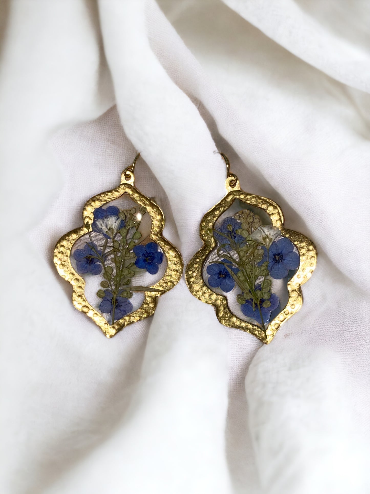Blue Forget-Me-Not’s with Dry Pressed Leaves