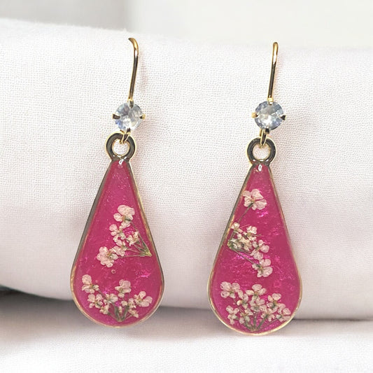 Hot Pink Colored Mica Powder with Queen Anne’s Lace