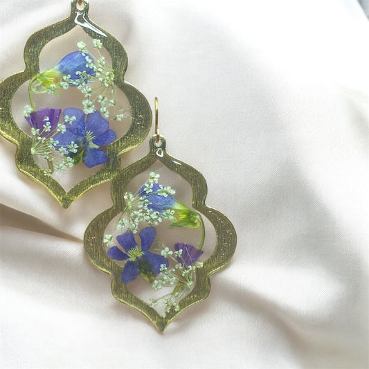 Violas with Queen Anne’s Lace