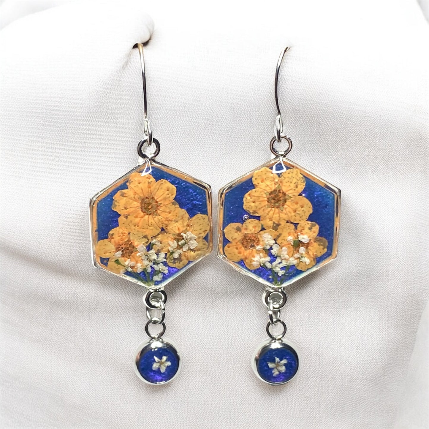 Blue Colored Mica Powder (Single) Dangle Earrings with Orange Plum Blossoms and Queen Anne’s Lace