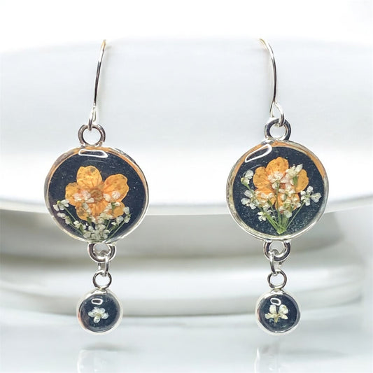 Black Colored Mica Powder (Single) Dangle Earrings with Orange Plum Blossoms and Queen Anne’s Lace