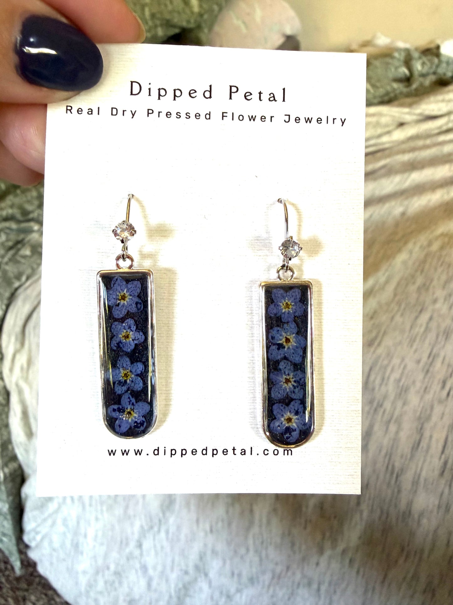 Black Colored Mica Powder and Forget-Me-Nots