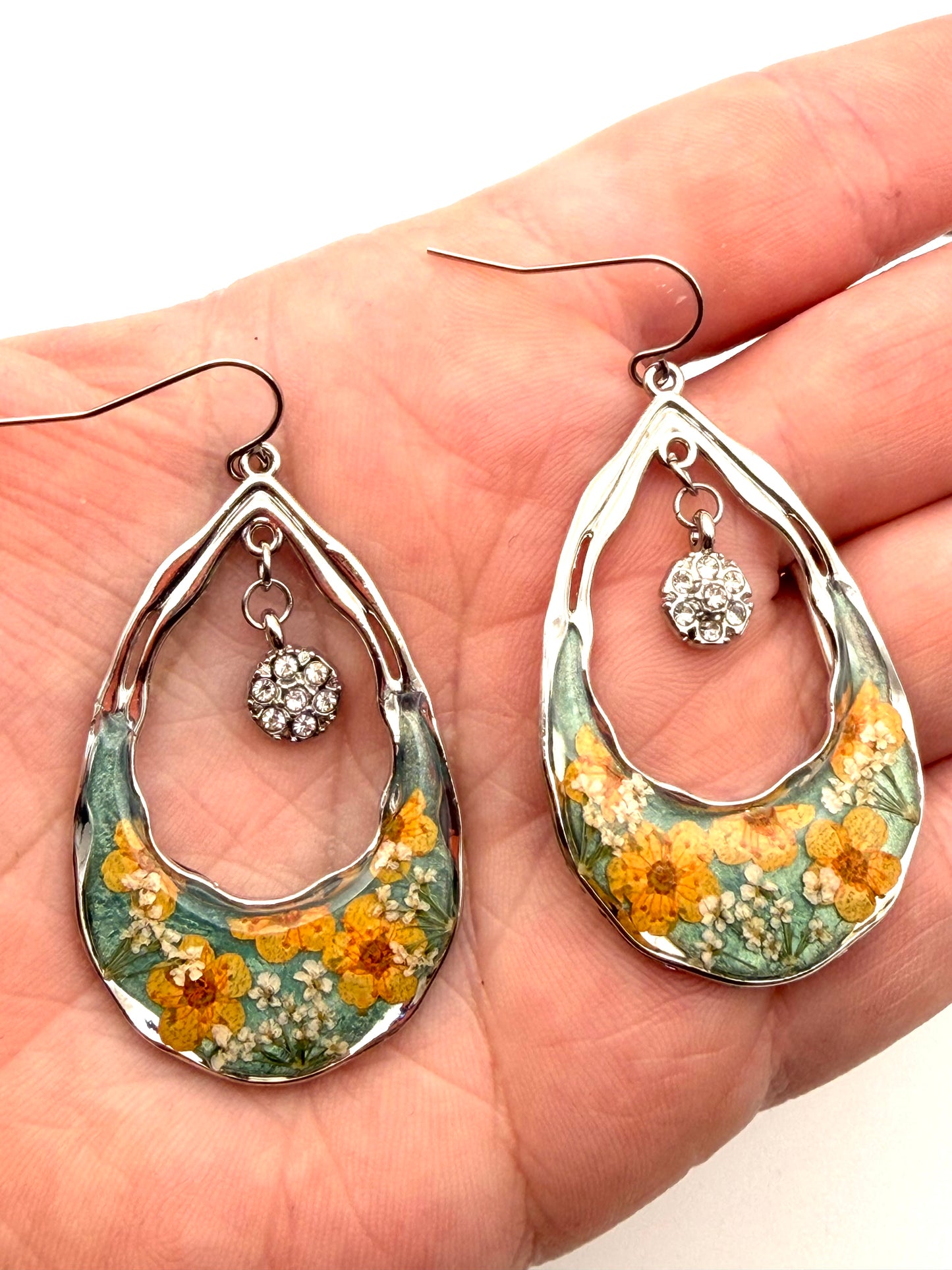 Teal Mica Powder with Orange Plum Blossoms, and Queen Anne’s Lace