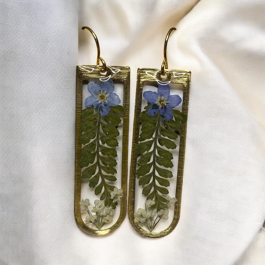 Dry Pressed Fern, Blue Forget-Me-Nots and pieces of Queen Anne’s Lace