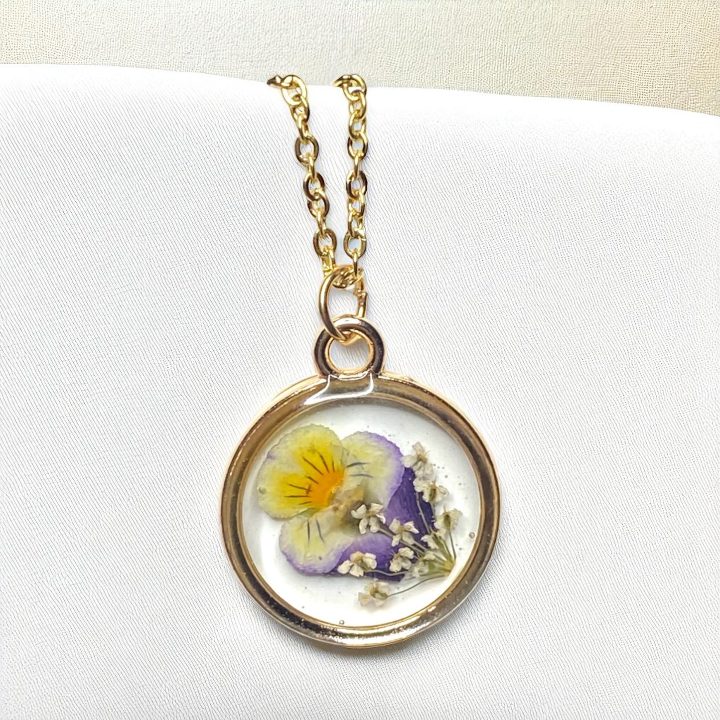 Dainty Pansy with Queen Anne’s Lace Necklace