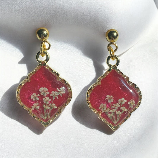 Pink Mica powder with Queen Anne’s Lace