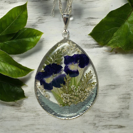 Dry Pressed Fern with Violas and Queen Anne’s Lace