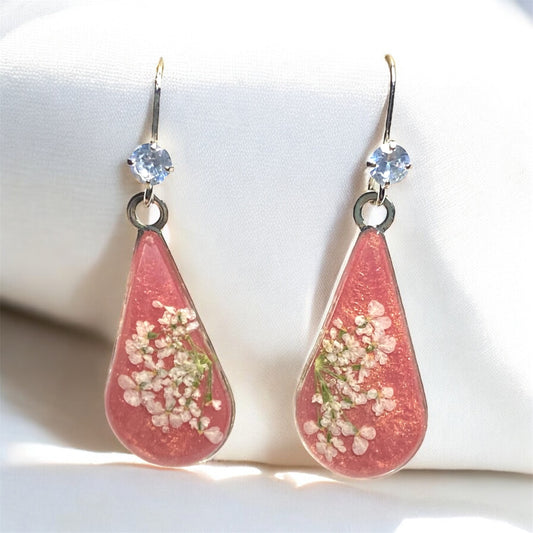 Light Coral Pink Colored Mica Powder, with Queen Anne’s Lace