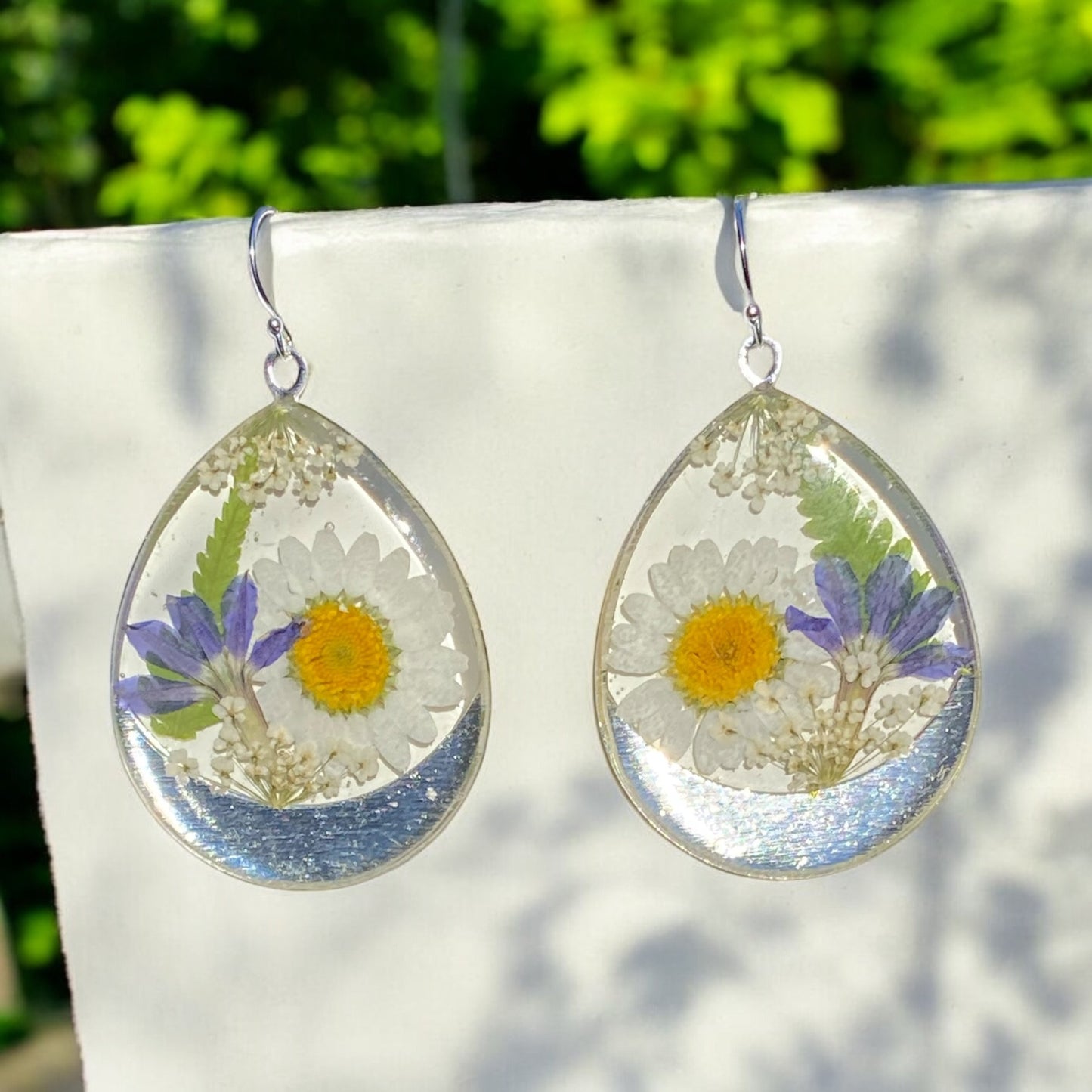 Blue Fairy Fan, Daisies, Dry Pressed Fern with Queen Anne’s Lace